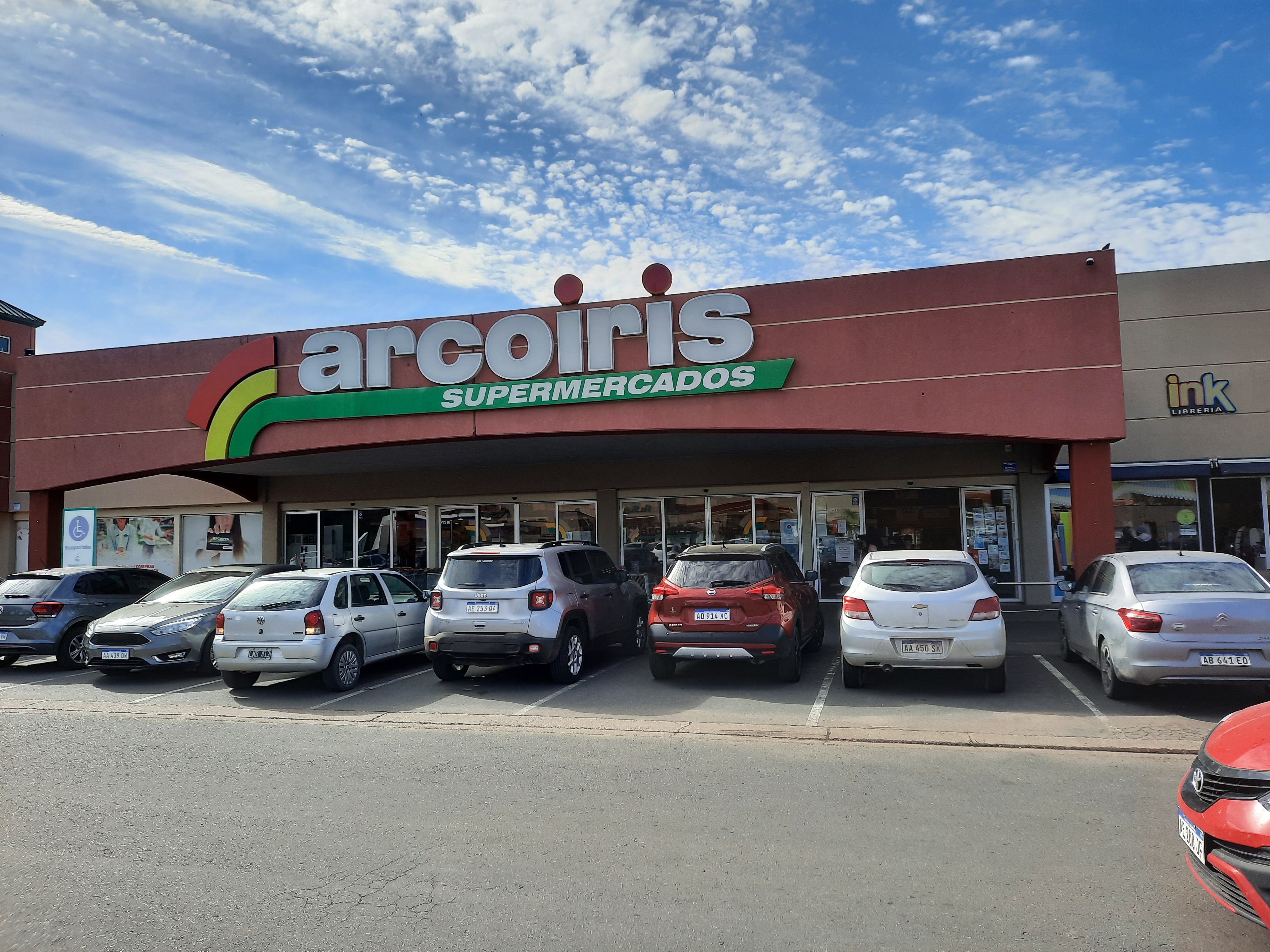 Supermercados Arcoiris lleva la Revolución Patria a la cocina en su Sucursal Fisherton Mal